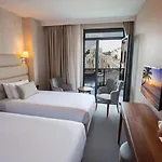 Otel Midpoint 4*
