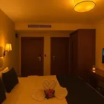 Midpoint Hotell