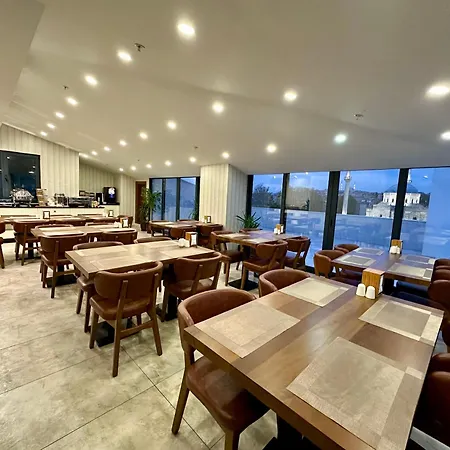 Otel Midpoint