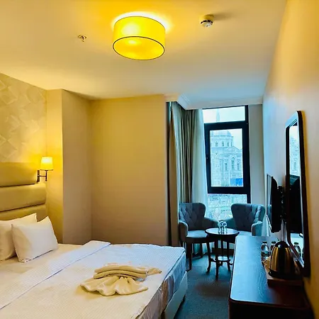 Hotel Midpoint 4*