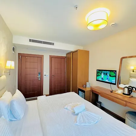 Midpoint Hotel