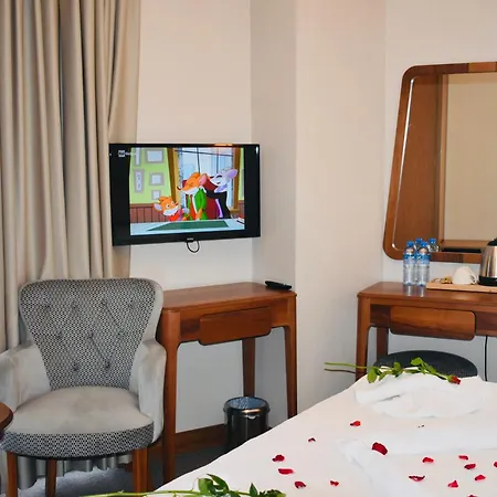 Midpoint Hotel