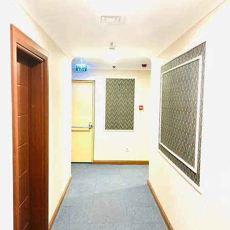 Midpoint Hotel