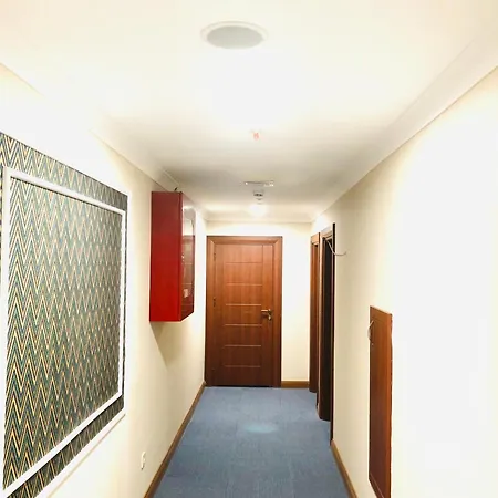 Midpoint Hotel