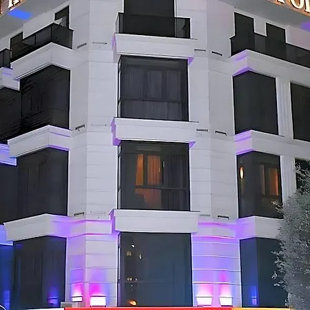 Ξενοδοχείο Midpoint 4*
